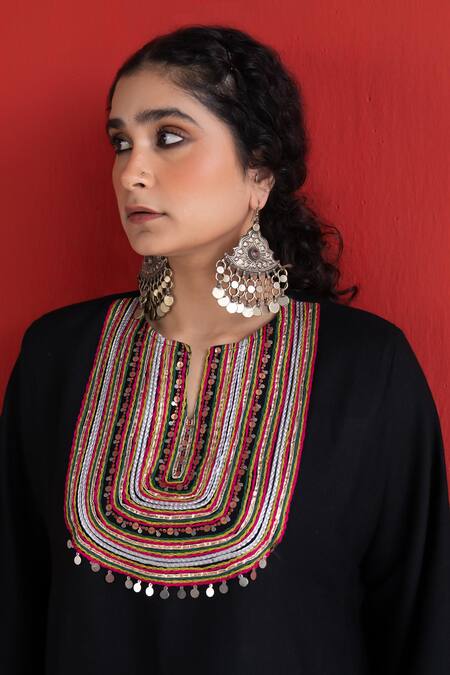 Buy_TA’Assur_Black Wool Embroidery, Sequins, Mirrors Split V-neck Zubaida Phiran Kurta _Online_at_Aza_Fashions
