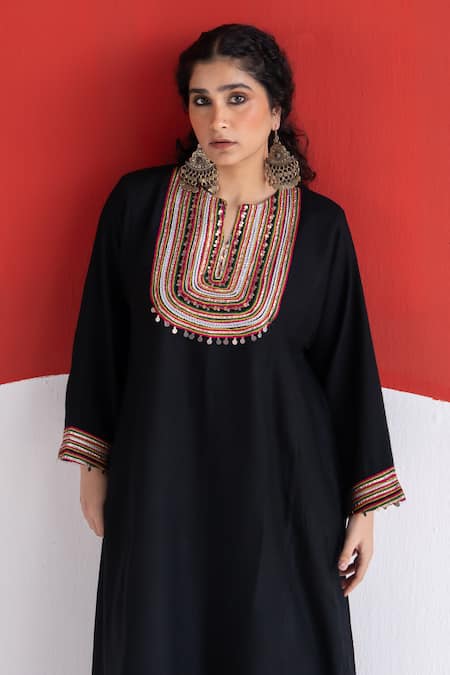 TA’Assur_Black Wool Embroidery, Sequins, Mirrors Split V-neck Zubaida Phiran Kurta _at_Aza_Fashions