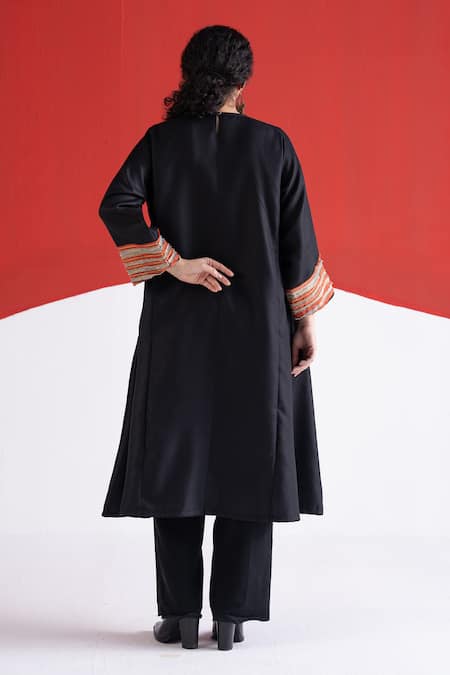 TA’Assur Soophiya Embellished Phiran Kurta 