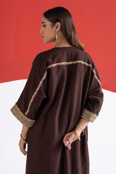 TA’Assur Roha Embroidered Phiran Kurta 