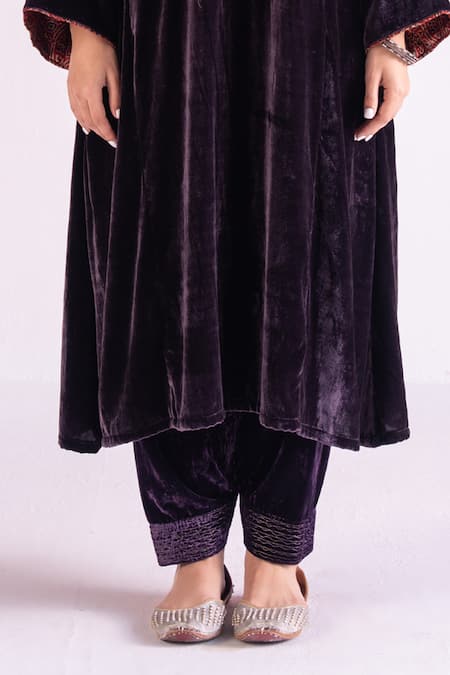 Buy TA’Assur Blue Velvet Sequins, Embroidery Split V-neck Eza Phiran Kurta Online at Aza Fashions Buy_TA’Assur_Blue Velvet Sequins, Embroidery Split V-neck Eza Phiran Kurta _Online_at_Aza_Fashions