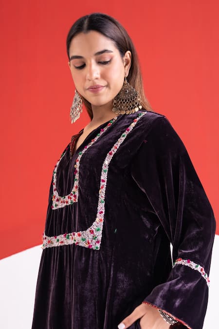 Shop TA’Assur Blue Velvet Sequins, Embroidery Split V-neck Eza Phiran Kurta Online at Aza Fashions Shop_TA’Assur_Blue Velvet Sequins, Embroidery Split V-neck Eza Phiran Kurta _Online_at_Aza_Fashions