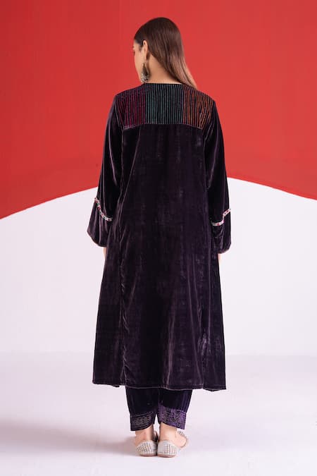 TA’Assur Eza Velvet Phiran Kurta