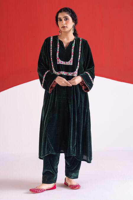 Shop_TA’Assur_Green Velvet Embroidery, Sequins Split V-neck Eza Phiran Kurta _Online_at_Aza_Fashions