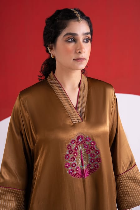 Shop_TA’Assur_Brown Embroidery, Sequins, Beads V-neck Nikhar Floral Phiran Kurta _Online_at_Aza_Fashions