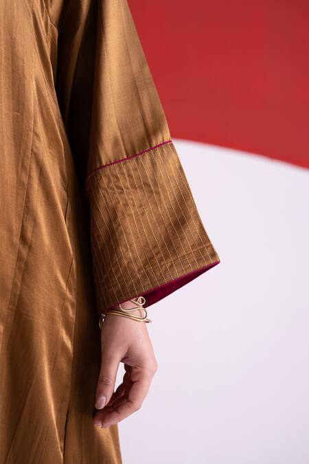 TA’Assur_Brown Embroidery, Sequins, Beads V-neck Nikhar Floral Phiran Kurta _at_Aza_Fashions