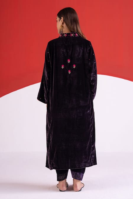 TA’Assur Rosy Velvet Floral Embroidered Phiran Kurta