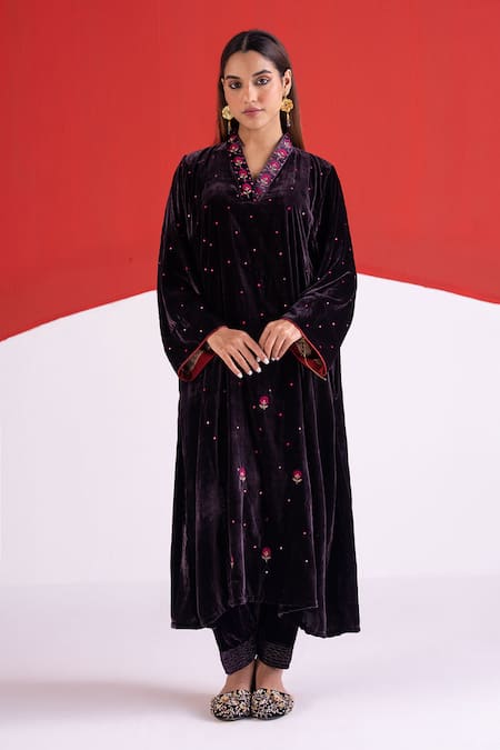 TA’Assur Rosy Velvet Floral Embroidered Phiran Kurta