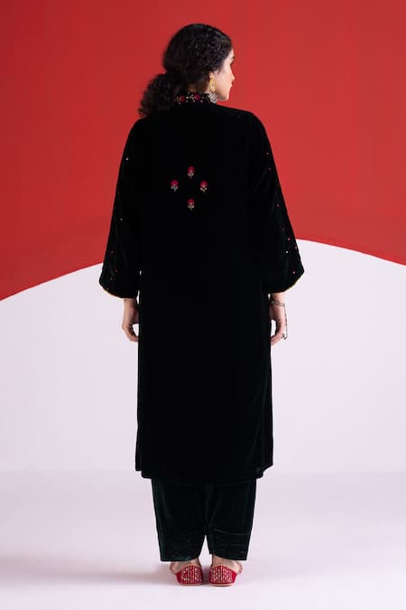 TA’Assur Rosy Velvet Sequin Work Phiran Kurta