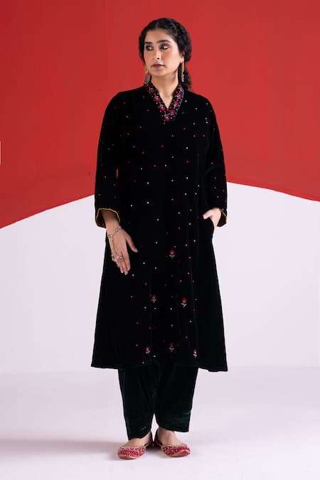 TA’Assur Rosy Velvet Sequin Work Phiran Kurta