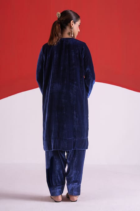TA’Assur Velvet Embroidered Roha Phiran Kurta