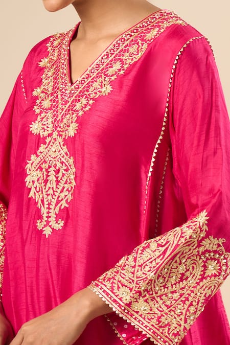 Shop Sheetal Batra Fuchsia Embroidery, Gota Patti V-neck Thread Kurta And Pant Set Online at Aza Fashions Shop_Sheetal Batra_Fuchsia Embroidery, Gota Patti V-neck Thread Kurta And Pant Set _Online_at_Aza_Fashions