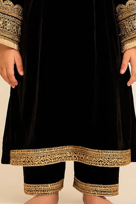 Tiny Pants Black Velvet Lace, Embroidery Kurta And Pant Set Online at Aza Fashions Tiny Pants_Black Velvet Lace, Embroidery Kurta And Pant Set _Online_at_Aza_Fashions