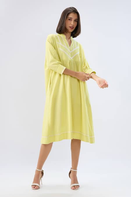 Raw & Rustic By Niti Bothra Green Linen Piping, Embroidery V-neck, Collared Midi Dress Online at Aza Fashions Raw & Rustic By Niti Bothra_Green Linen Piping, Embroidery V-neck, Collared Midi Dress _Online_at_Aza_Fashions