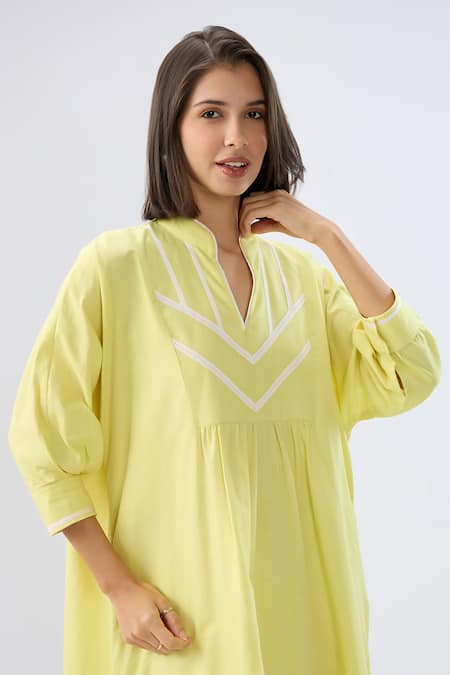 Raw & Rustic By Niti Bothra Green Linen Piping, Embroidery V-neck, Collared Midi Dress at Aza Fashions Raw & Rustic By Niti Bothra_Green Linen Piping, Embroidery V-neck, Collared Midi Dress _at_Aza_Fashions