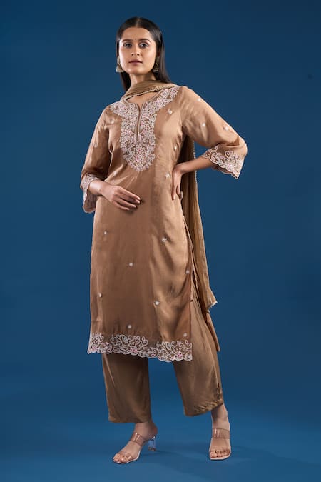 Samyukta Singhania Thread & Sequin Embroidered Kurta Set