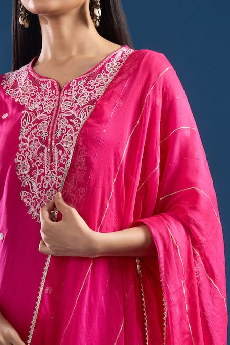 Samyukta Singhania Fuchsia Silk, Organza, Shantoon, Chiffon Embroidery, Sequins, Thread Kurta Set at Aza Fashions Samyukta Singhania_Fuchsia Silk, Organza, Shantoon, Chiffon Embroidery, Sequins, Thread Kurta Set _at_Aza_Fashions