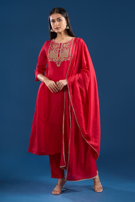 Samyukta Singhania Red Chanderi, Shantoon Embroidery, Beads, Lace Round Neck Mul Anarkali Set at Aza Fashions Samyukta Singhania_Red Chanderi, Shantoon Embroidery, Beads, Lace Round Neck Mul Anarkali Set _at_Aza_Fashions