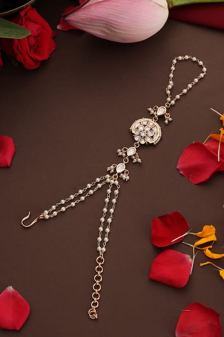 Swabhimann Kundan & Pearl Embellished Haath Phool 