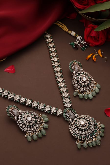 Swabhimann Kundan & Green Stone Necklace Set 