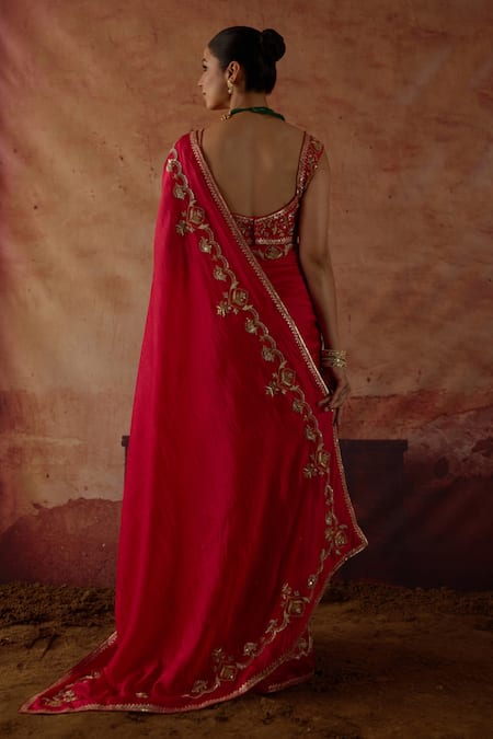 Shop Vinita Bhansali Red Silk Sequins, Zari, Embroidery Square Neck Sahba Saree With Blouse at Aza Fashions Shop_Vinita Bhansali_Red Silk Sequins, Zari, Embroidery Square Neck Sahba Saree With Blouse _at_Aza_Fashions
