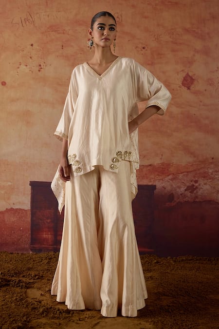 Vinita Bhansali Off White Silk Embroidery, Zari V-neck Aabhya Peplum Top With Sharara 