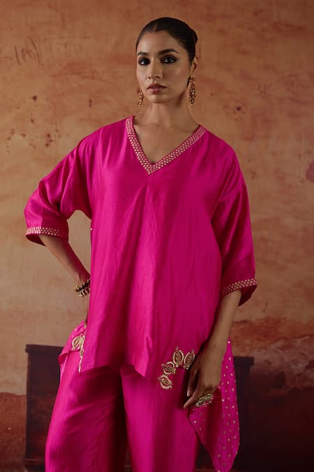 Vinita Bhansali Pink Silk Embroidery V-neck Priyam Top With Pant Online at Aza Fashions Vinita Bhansali_Pink Silk Embroidery V-neck Priyam Top With Pant _Online_at_Aza_Fashions