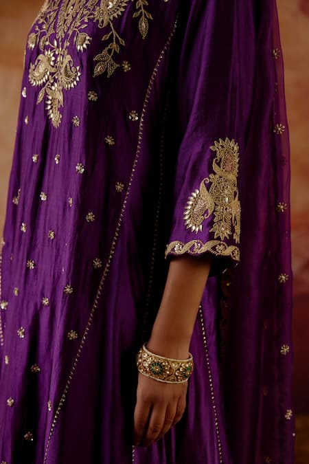 Vinita Bhansali Purple , Organza Embroidery, Sequins, Zari V-neck Naaznin Anarkali Set Online at Aza Fashions Vinita Bhansali_Purple , Organza Embroidery, Sequins, Zari V-neck Naaznin Anarkali Set _Online_at_Aza_Fashions