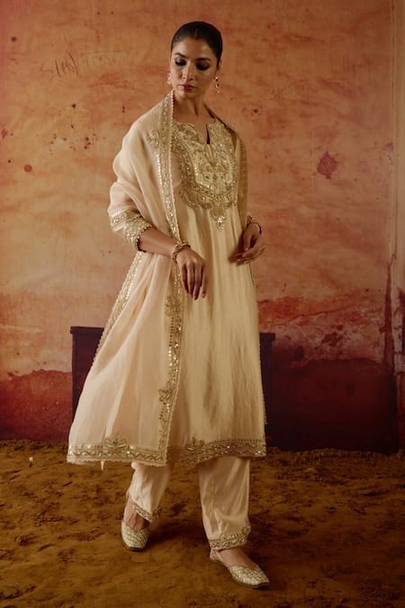 Vinita Bhansali Ivory , Organza Embroidery, Sequins, Pearls, Metallic Aafsa Kurta Set Online at Aza Fashions Vinita Bhansali_Ivory , Organza Embroidery, Sequins, Pearls, Metallic Aafsa Kurta Set _Online_at_Aza_Fashions