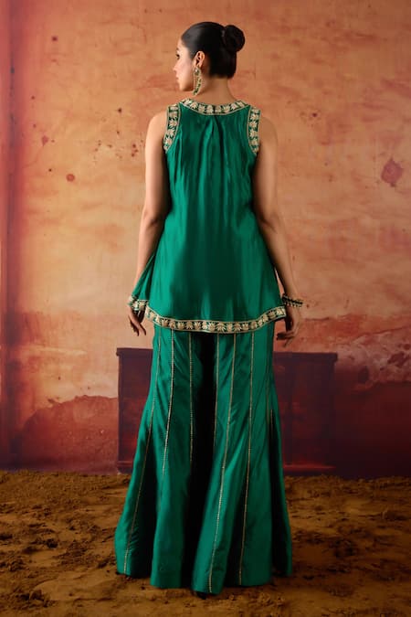 Shop Vinita Bhansali Green Silk Embroidery, Zari Round Neck Pankhuri Kurta And Palazzo Set at Aza Fashions Shop_Vinita Bhansali_Green Silk Embroidery, Zari Round Neck Pankhuri Kurta And Palazzo Set _at_Aza_Fashions