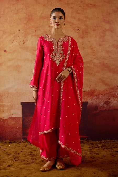 Vinita Bhansali Eka Embroidered Kurta Set 