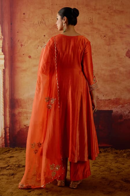 Shop Vinita Bhansali Orange , Organza Embroidery, Sequins, Zari V-neck Rasika Anarkali Set at Aza Fashions Shop_Vinita Bhansali_Orange , Organza Embroidery, Sequins, Zari V-neck Rasika Anarkali Set _at_Aza_Fashions