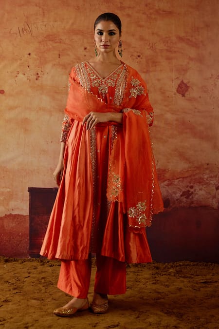 Buy Vinita Bhansali Orange , Organza Embroidery, Sequins, Zari V-neck Rasika Anarkali Set Buy_Vinita Bhansali_Orange , Organza Embroidery, Sequins, Zari V-neck Rasika Anarkali Set