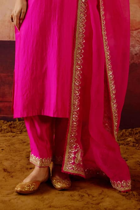 Vinita Bhansali Pink , Organza Embroidery, Sequins, Mirrors, Zari, Raagini Kurta Set Online at Aza Fashions Vinita Bhansali_Pink , Organza Embroidery, Sequins, Mirrors, Zari, Raagini Kurta Set _Online_at_Aza_Fashions