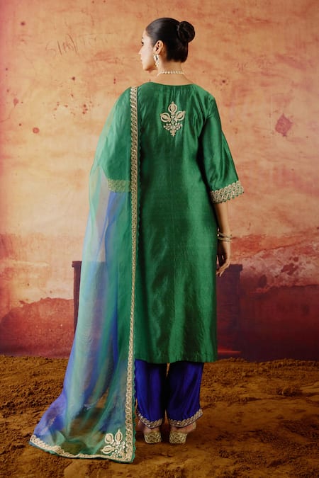 Shop Vinita Bhansali Green , Organza Embroidery, Sequins, Gota Patti Pankhuri Kurta Set at Aza Fashions Shop_Vinita Bhansali_Green , Organza Embroidery, Sequins, Gota Patti Pankhuri Kurta Set _at_Aza_Fashions