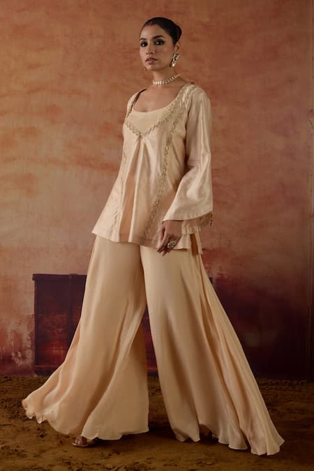 Shop_Vinita Bhansali_Ivory Silk, Crepe Embroidery, Sequins Plunge Neck, Arisa Kurta Gharara Set _Online_at_Aza_Fashions