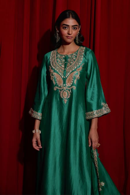 Vinita Bhansali Green , Organza Embroidery, Sequins, Pearls, Metallic Hiral Kurta Set Online at Aza Fashions Vinita Bhansali_Green , Organza Embroidery, Sequins, Pearls, Metallic Hiral Kurta Set _Online_at_Aza_Fashions