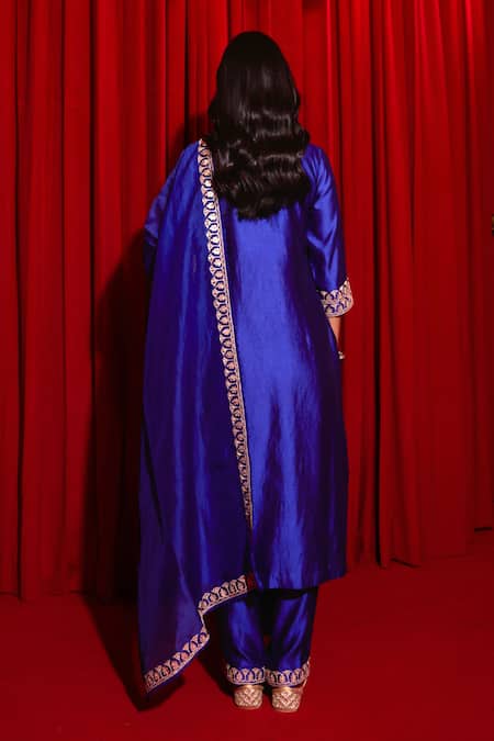 Shop Vinita Bhansali Blue , Organza Embroidery, Metallic Thread, Zari Round Aavya Kurta Set at Aza Fashions Shop_Vinita Bhansali_Blue , Organza Embroidery, Metallic Thread, Zari Round Aavya Kurta Set _at_Aza_Fashions