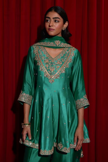 Vinita Bhansali_Green , Organza Embroidery, Sequins, Pankhuri Short Anarkali Set _at_Aza_Fashions