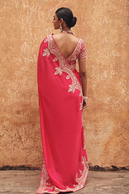 Shop Vinita Bhansali Red Silk Embroidery, Zari V-neck Reet Pure Hand Saree With Blouse at Aza Fashions Shop_Vinita Bhansali_Red Silk Embroidery, Zari V-neck Reet Pure Hand Saree With Blouse _at_Aza_Fashions