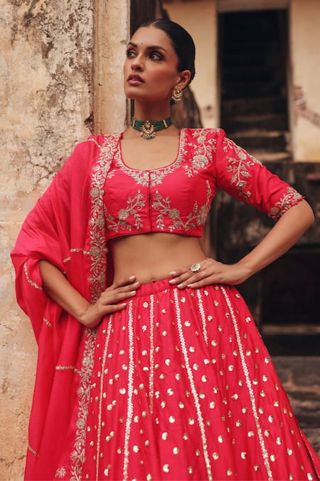 Buy Vinita Bhansali Red Silk Embroidery, Sequins, Zari Round Neck Adhira Hand Lehenga Set Online at Aza Fashions Buy_Vinita Bhansali_Red Silk Embroidery, Sequins, Zari Round Neck Adhira Hand Lehenga Set _Online_at_Aza_Fashions