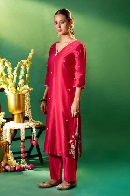 Buy Samyukta Singhania Magenta Chanderi Silk Embroidery, Metallic Thread, Gota Patti Hand Kurta Set Buy_Samyukta Singhania_Magenta Chanderi Silk Embroidery, Metallic Thread, Gota Patti Hand Kurta Set