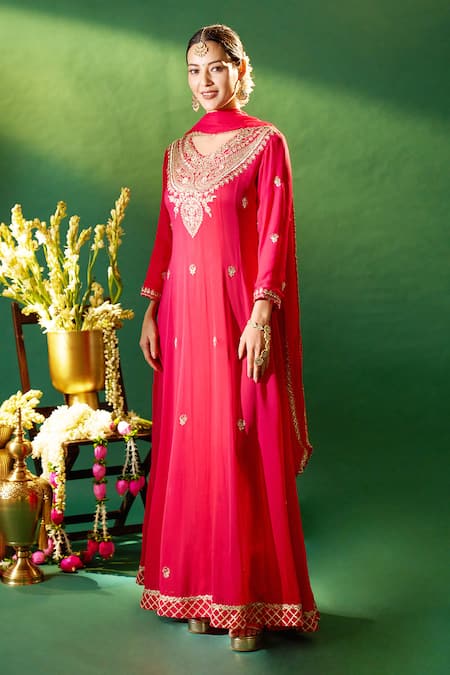 Shop Samyukta Singhania Red Georgette Embroidery, Zari V-neck Anarkali Set Shop_Samyukta Singhania_Red Georgette Embroidery, Zari V-neck Anarkali Set