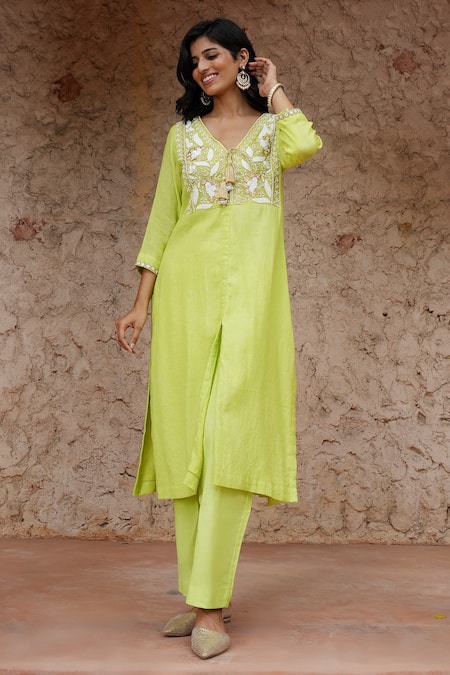 Nazar By Indu Floral Leaf Embroidered Kurta & Pant Set