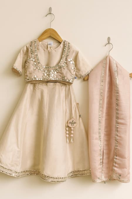 Buy MI Dulce AN'YA Gold Tissue, Silk Mirrors, Embroidery, Sequins, Metallic Thread Lehenga Set Online at Aza Fashions Buy_MI Dulce AN'YA_Gold Tissue, Silk Mirrors, Embroidery, Sequins, Metallic Thread Lehenga Set _Online_at_Aza_Fashions