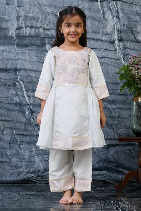 Shop MI Dulce AN'YA Silver Tissue, Silk Sequins, Zari Constellation Embroidered Kurta Set Online at Aza Fashions Shop_MI Dulce AN'YA_Silver Tissue, Silk Sequins, Zari Constellation Embroidered Kurta Set _Online_at_Aza_Fashions