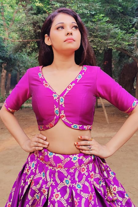 Amaltas Couture Purple Silk, Brocade Embroidery, Zari V-neck Banarasi Lehenga Set Online at Aza Fashions Amaltas Couture_Purple Silk, Brocade Embroidery, Zari V-neck Banarasi Lehenga Set _Online_at_Aza_Fashions