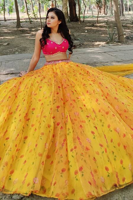 Amaltas Couture_Yellow Organza, Silk Zari, Sequins, Embroidery Sweetheart Weaving Lehenga Set _Online_at_Aza_Fashions