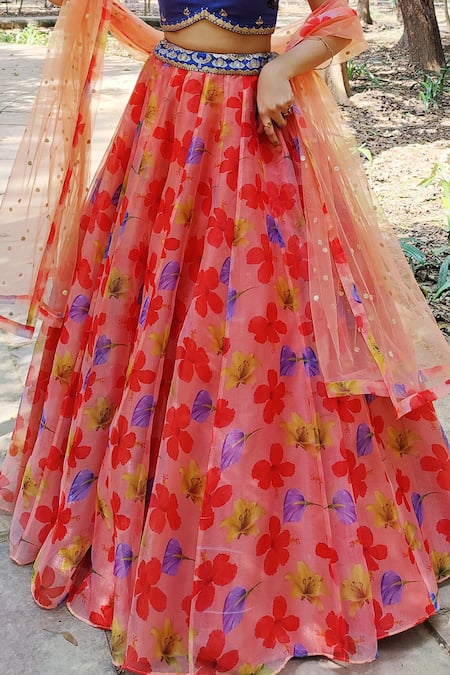 Amaltas Couture_Red Organza, Silk Zari, Sequins, Embroidery Sweetheart Neck Weaving Lehenga Set _Online_at_Aza_Fashions
