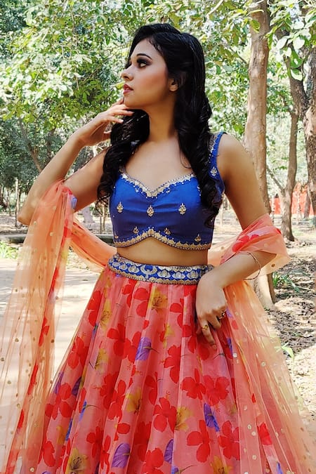Buy_Amaltas Couture_Red Organza, Silk Zari, Sequins, Embroidery Sweetheart Neck Weaving Lehenga Set _Online_at_Aza_Fashions
